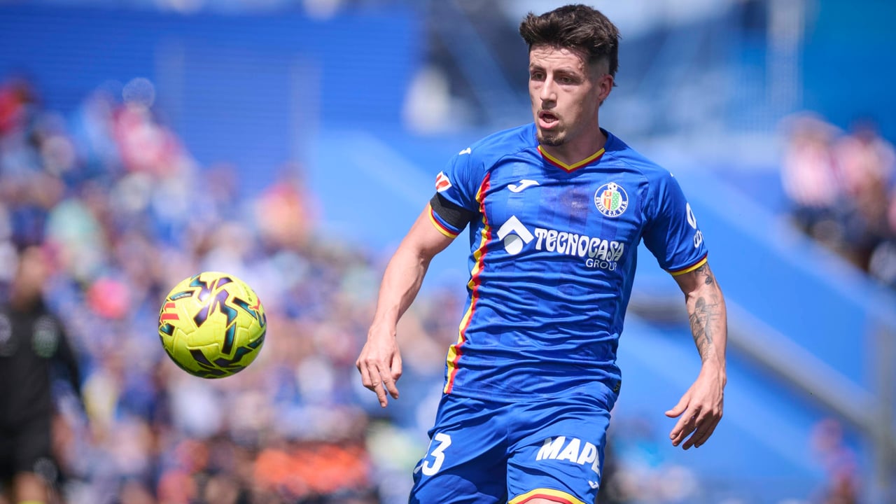 El Sevilla acelera para adelantarse a la competencia por Adrián Liso