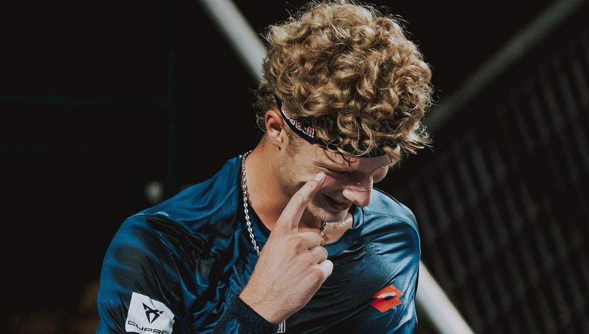 La nueva estrella del tenis español tira la puerta abajo