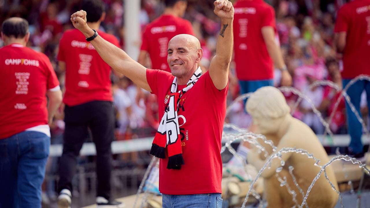 "Monchi, en su etapa inicial en el Sevilla, ha sido un referente para mí; me abrieron las puertas y yo procuro hacer lo mismo"
