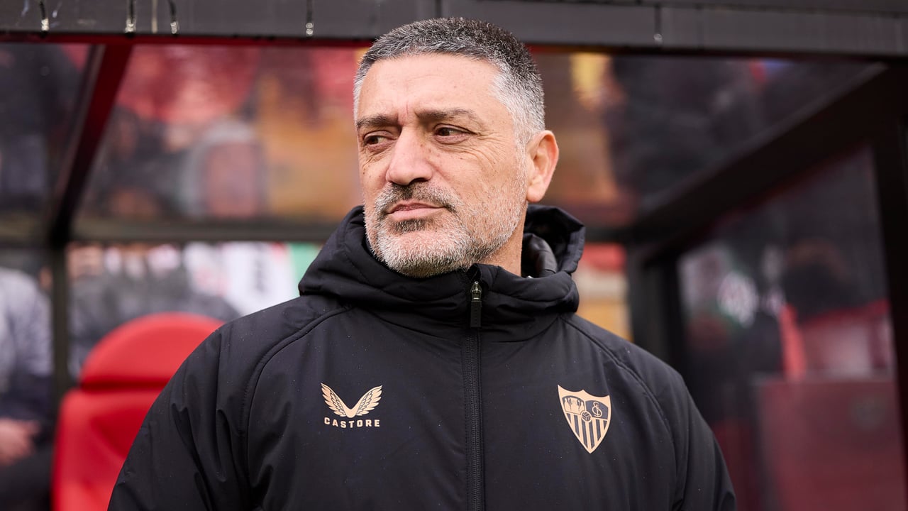 El Sevilla destituye a García Pimienta