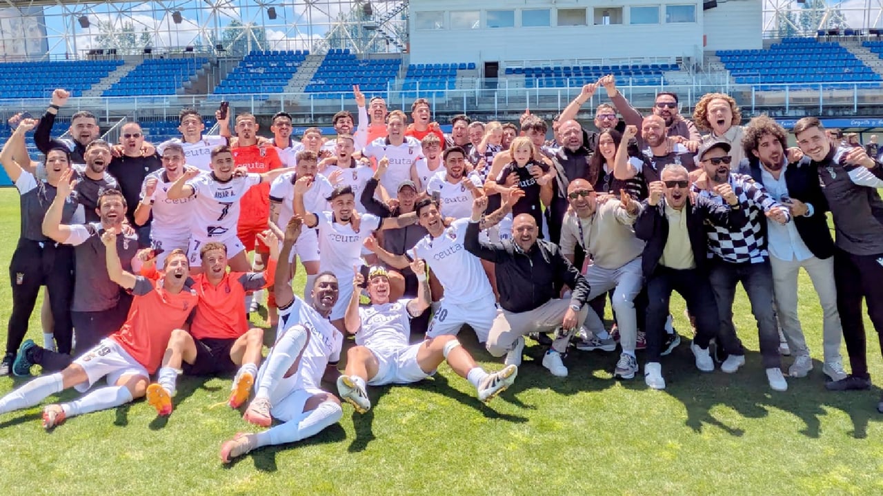 El Ceuta de José Juan Romero obra el milagro y asciende a Segunda