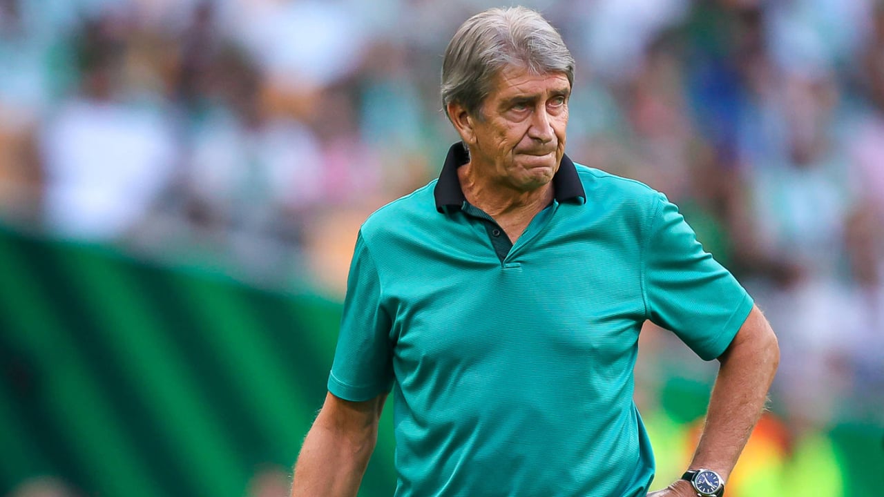 Pellegrini sólo tuerce el gesto por la lesión de Antony: "Ojalá nunca cometiésemos errores... pero metimos cinco goles"