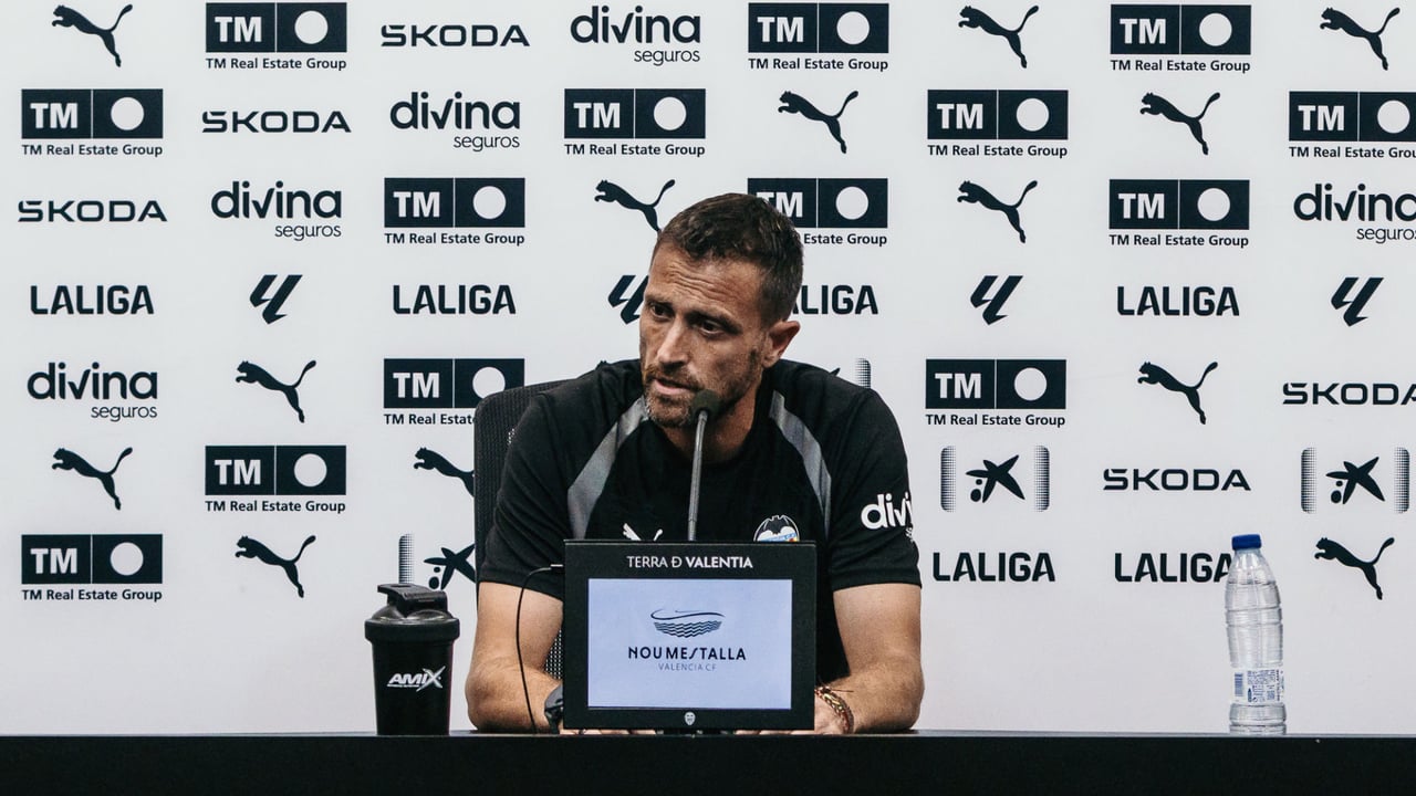 Óscar Sánchez, técnico del Valencia, ilusiona con la vuelta de Guido Rodríguez