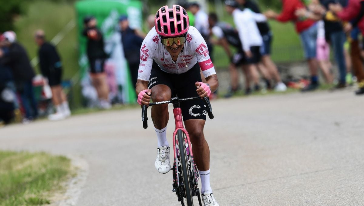 Serio palo para Juan Ayuso desde el UAE