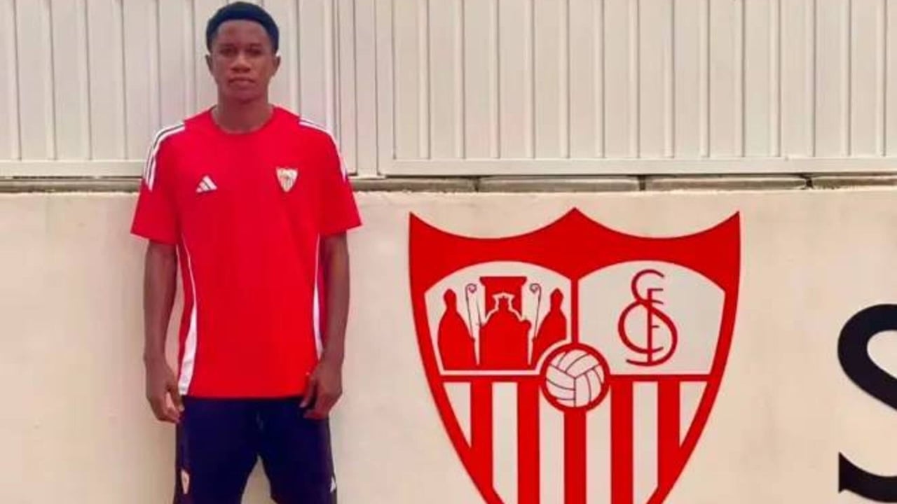 El Sevilla ata a una joven perla africana: Emmanuel Abrokwa firma hasta 2029