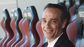 José Luis Oltra es el nuevo entrenador del Huesca y no esconde el problema