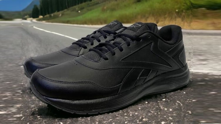 Estas zapatillas Reebok al 44% de descuento son ideales para senderismo
