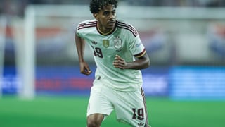 Lamine Yamal, estrella del Barcelona y de España: "Vi a mi madre esforzarse para que yo pudiera jugar al fútbol y a mi padre recoger chatarra para que yo pudiera comer"