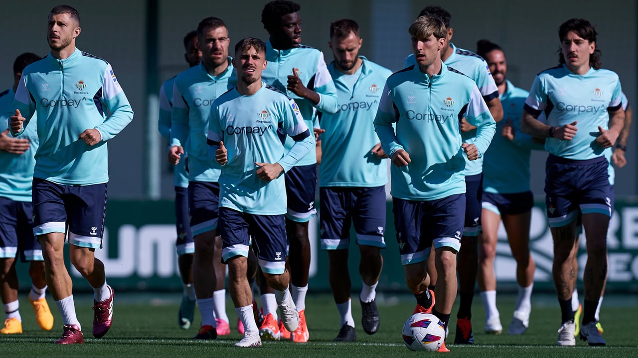 Convocatoria bética para Mestalla: dos bajas imprevistas y un esperado regreso