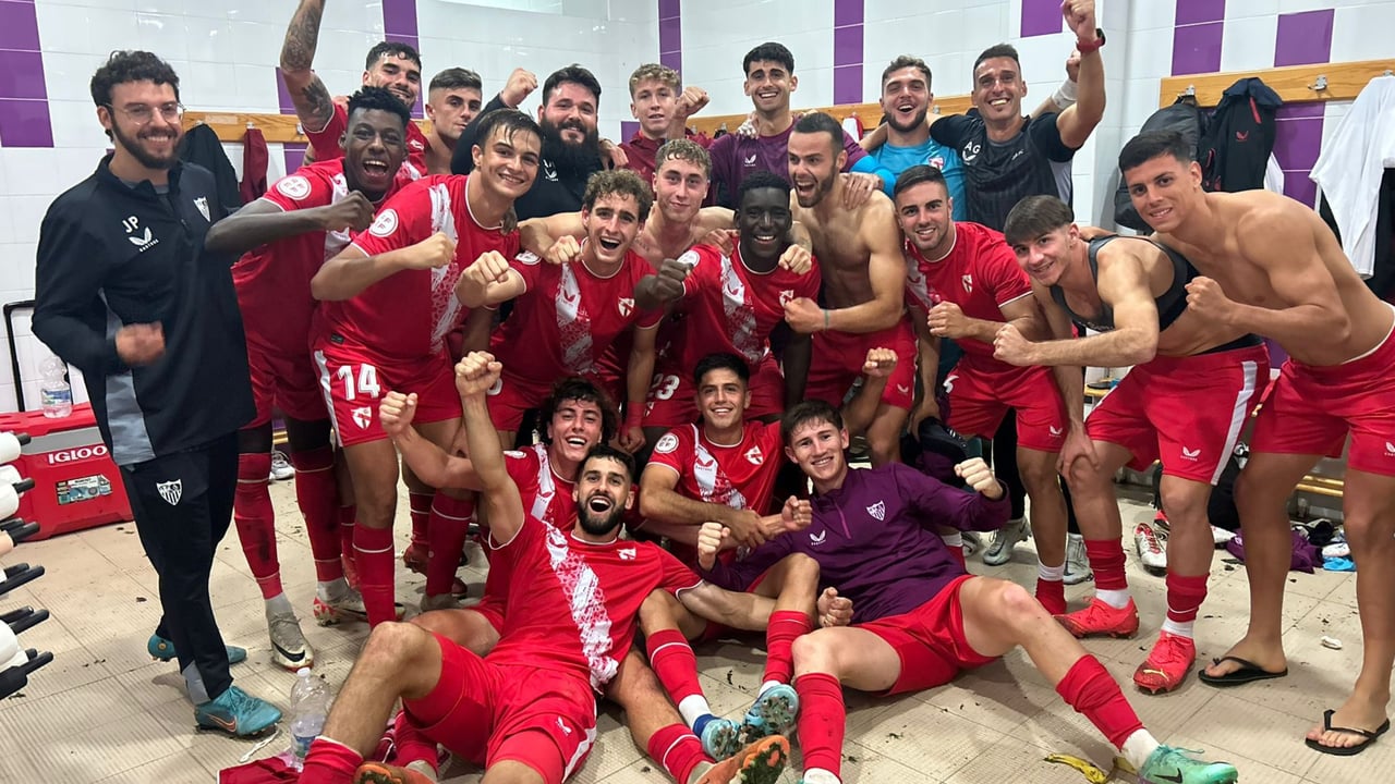 El Sevilla Atlético sí remonta, es líder y algunos ya incluso miran a Jesús Galván (1-2)