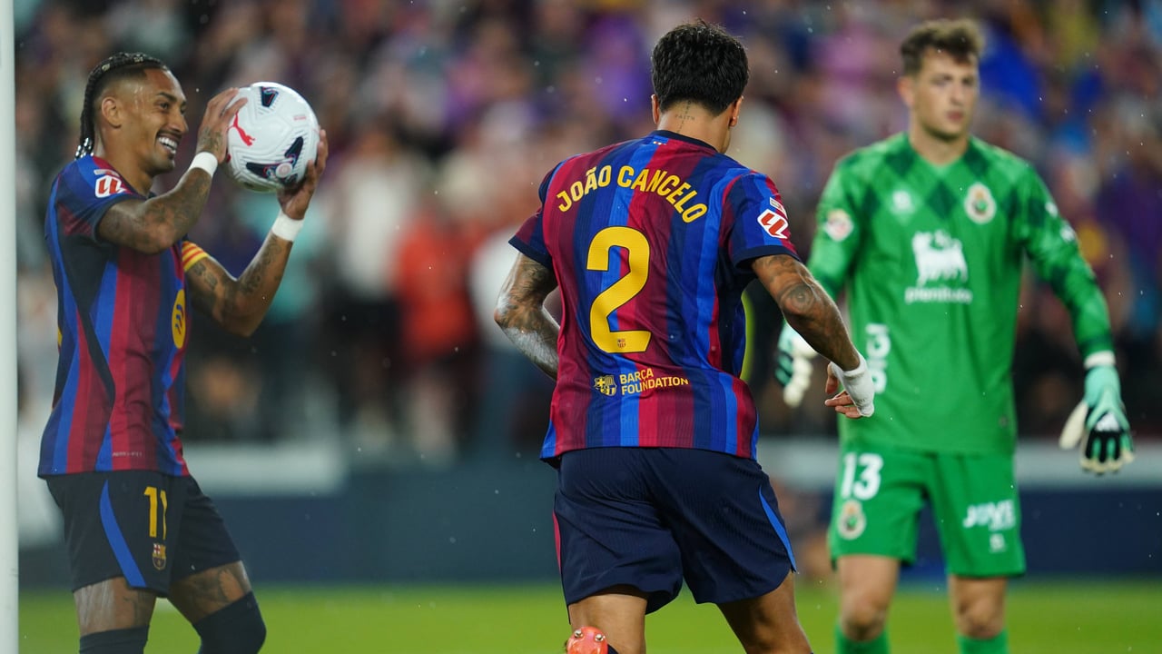 Barcelona 7-2 Racing de Santander: El líder se desmelena y mete miedo