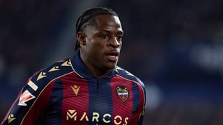 Etta Eyong vuelve a escena con un interés de la Premier League: la postura del Levante