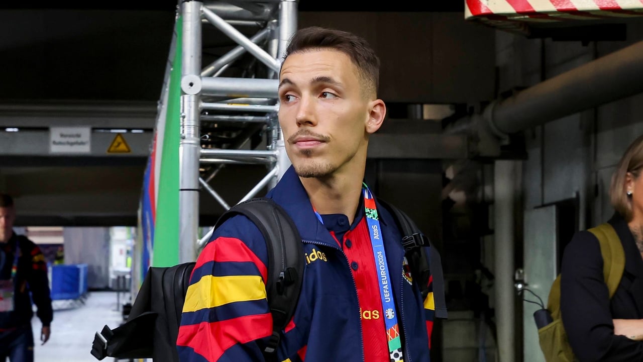 Grimaldo avisa a Cucurrella si ganan la Eurocopa: "Pelar a 'Cucu' sería mucho mejor"
