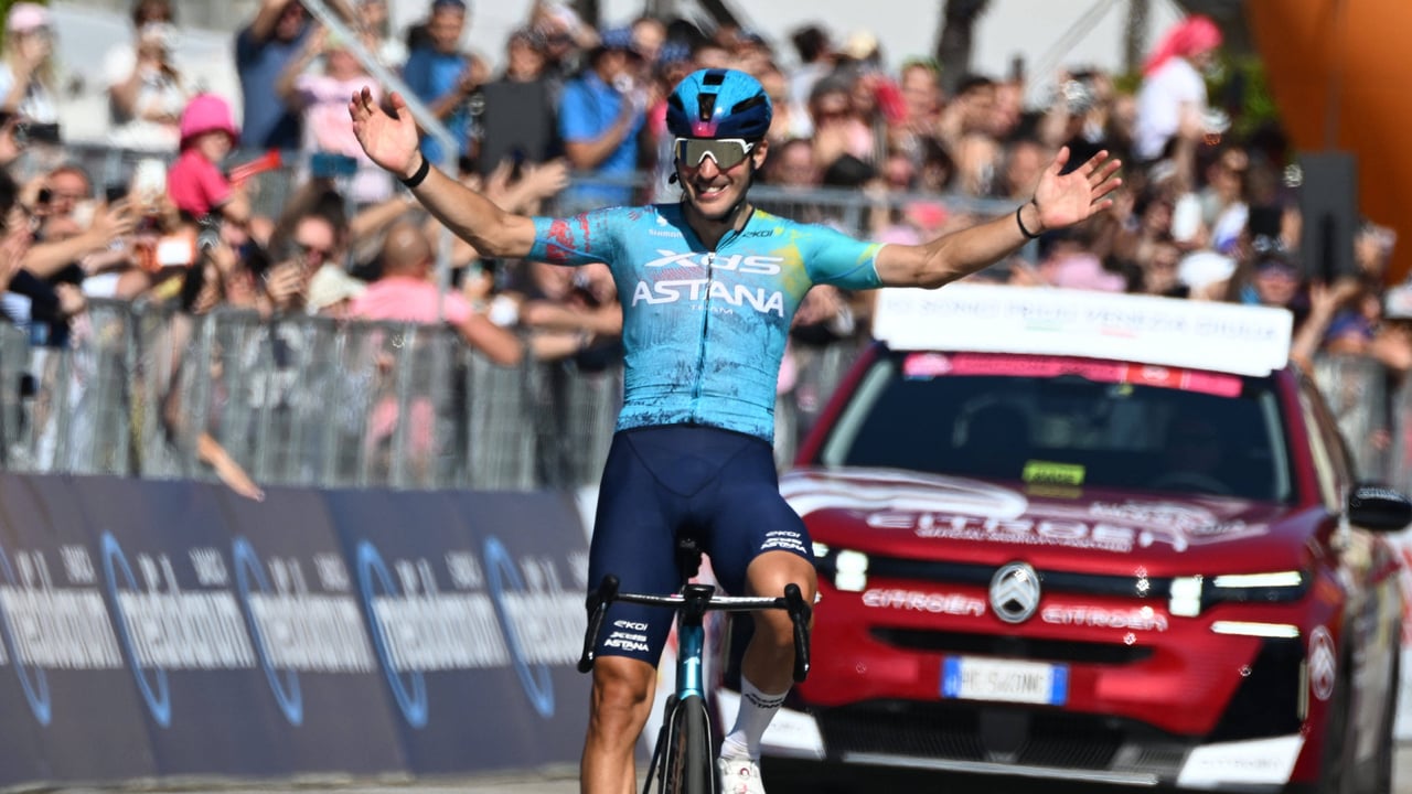Bettiol le da el triunfo a Astana pero la maglia rosa no cambia de dueño