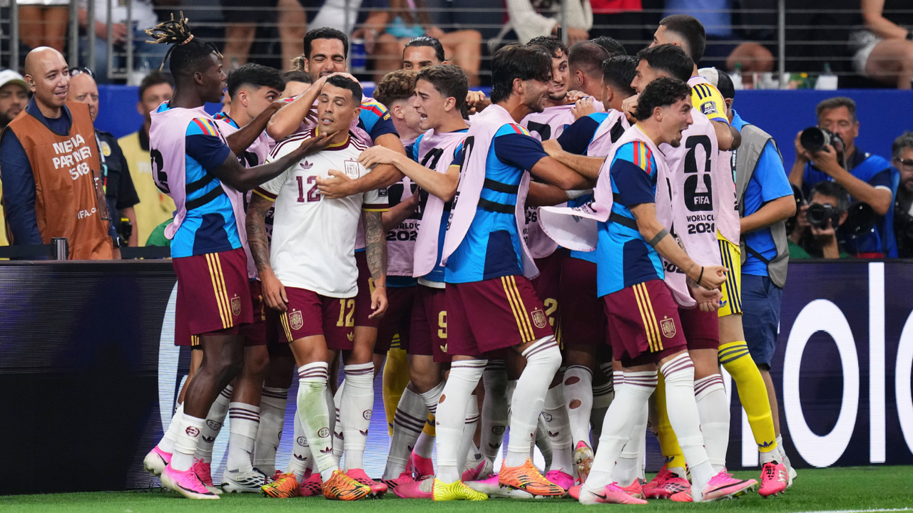 España aplasta a Francia y va a la final — photo: Estadio Deportivo Fútbol