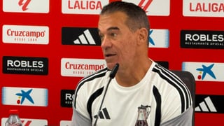 García Plaza aclara lo que la falta por fichar, sorprende con un puesto y no esconde la urgencia: "Necesitamos jugadores" 