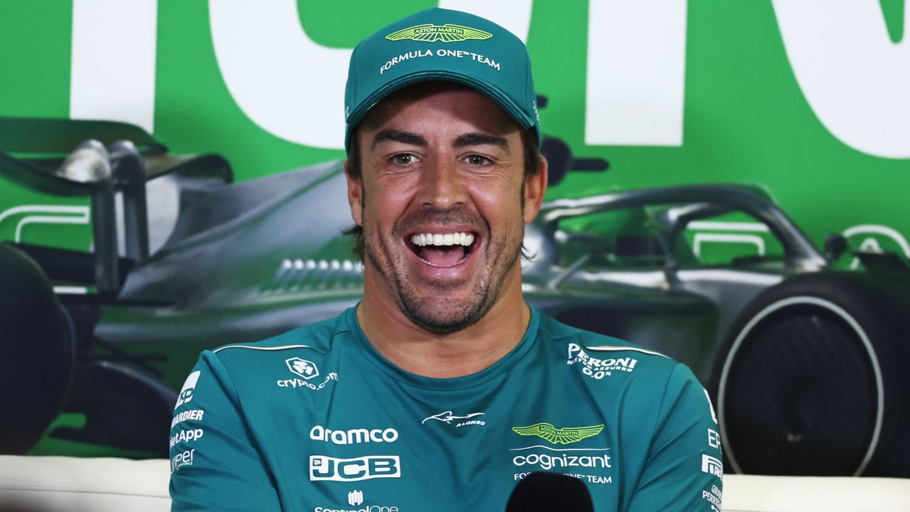 Echan un cable a Fernando Alonso