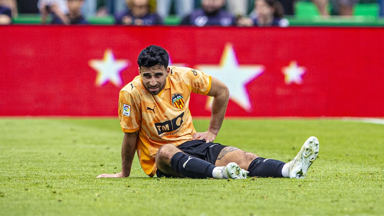 Parte médico y lesión de Cömert: la defensa del Valencia se queda bajo mínimos