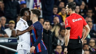 El papelón de Martínez Munuera en el Clásico: ¿Y ahora a quién beneficia? ¿Al Barça o al Real Madrid?