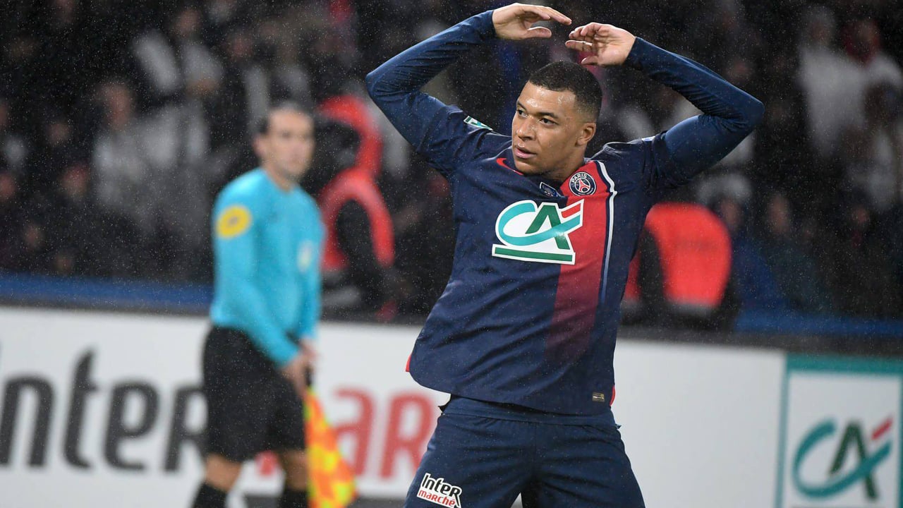 Ni la criminal entrada de Brassier puede con Mbappé: 30 goles esta temporada