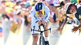 Remco Evenepoel contesta a Tadej Pogacar con su propia medicina