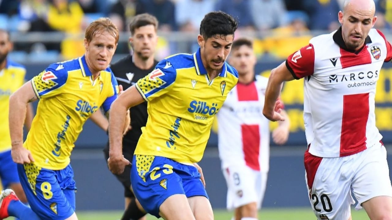 La Real Sociedad tendrá que volver a buscar una solución con Carlos Fernández