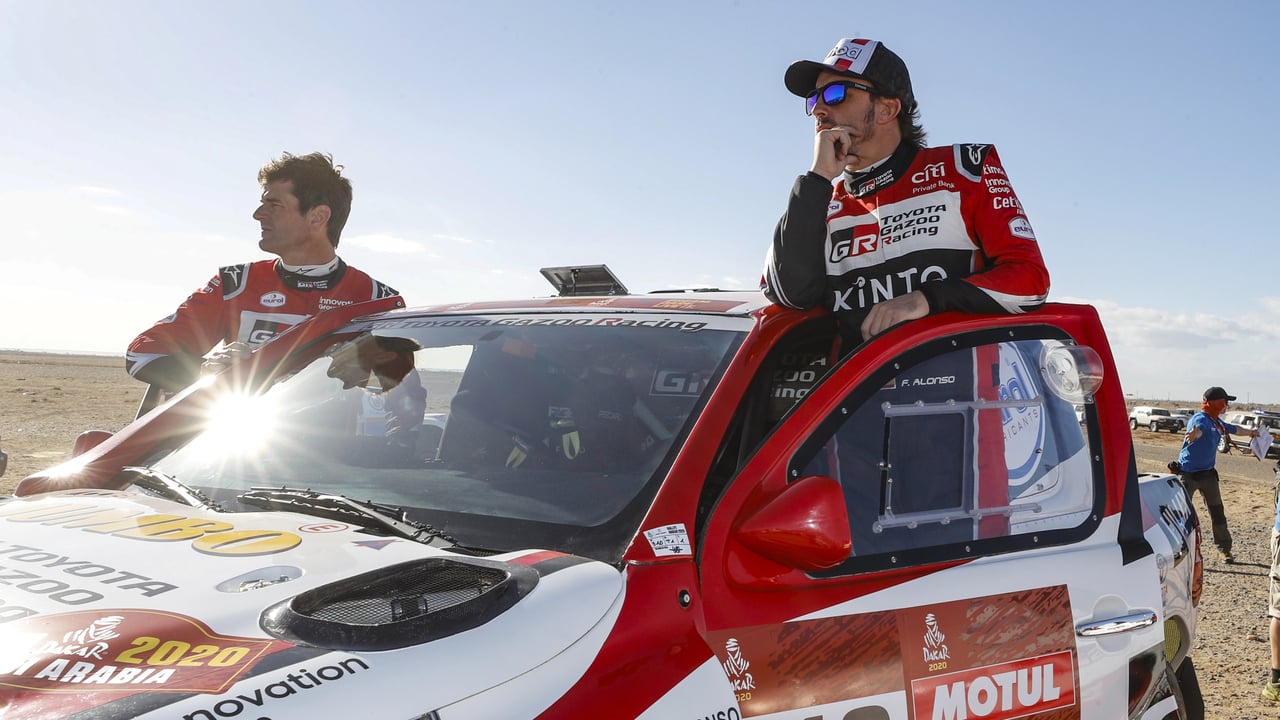 Jesús Calleja avisa sobre Fernando Alonso y el Dakar 2027: "Él no tiene en su pensamiento ir a ver si aprende... no, va a ganar, es un killer"
