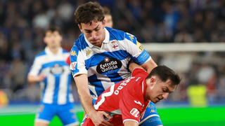 Así queda la clasificación de LaLiga Hypermotion tras el triunfo del Deportivo de La Coruña y el empate del Mirandés en la jornada 33