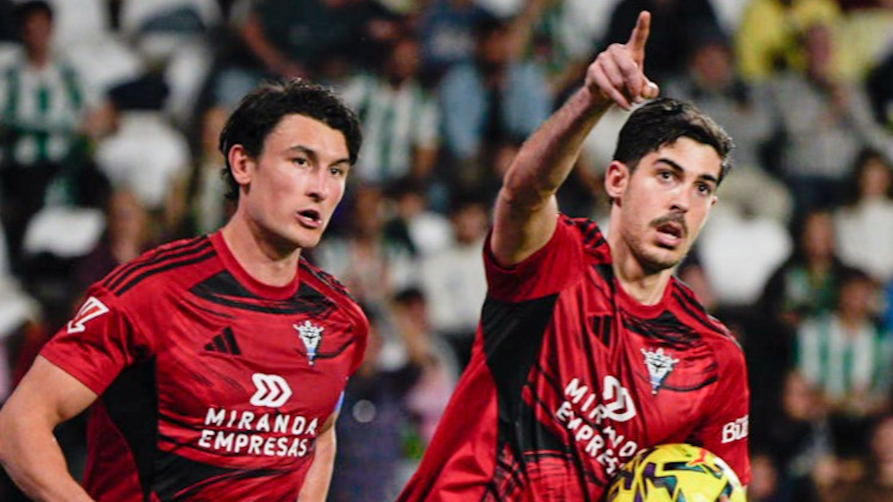 El Mirandés sigue sumando al ritmo de Carlos Fernández