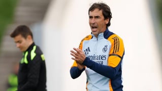 Elche y Osasuna esperan a Raúl si se libera de su compromiso con Riquelme
