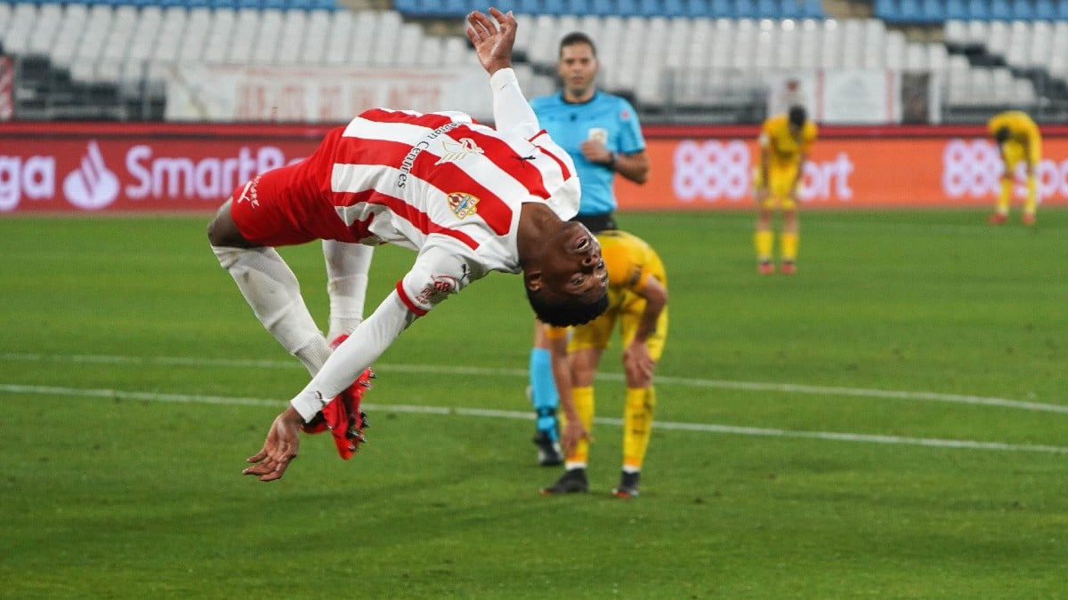 El Feyenoord se interesa en una de las joyas del Almería