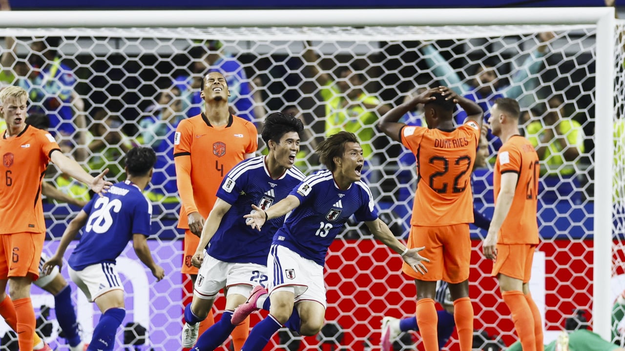 Países Bajos 2- 2 Japón: Koeman deja escapar la victoria y Kamada tira de épica con un gol en el 89