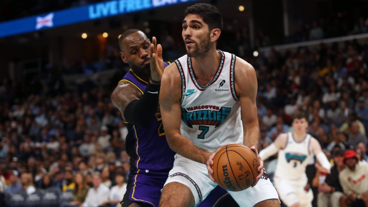 Santi Aldama ayuda a hundir a Lebron James y Stephen Curry reconquista Boston