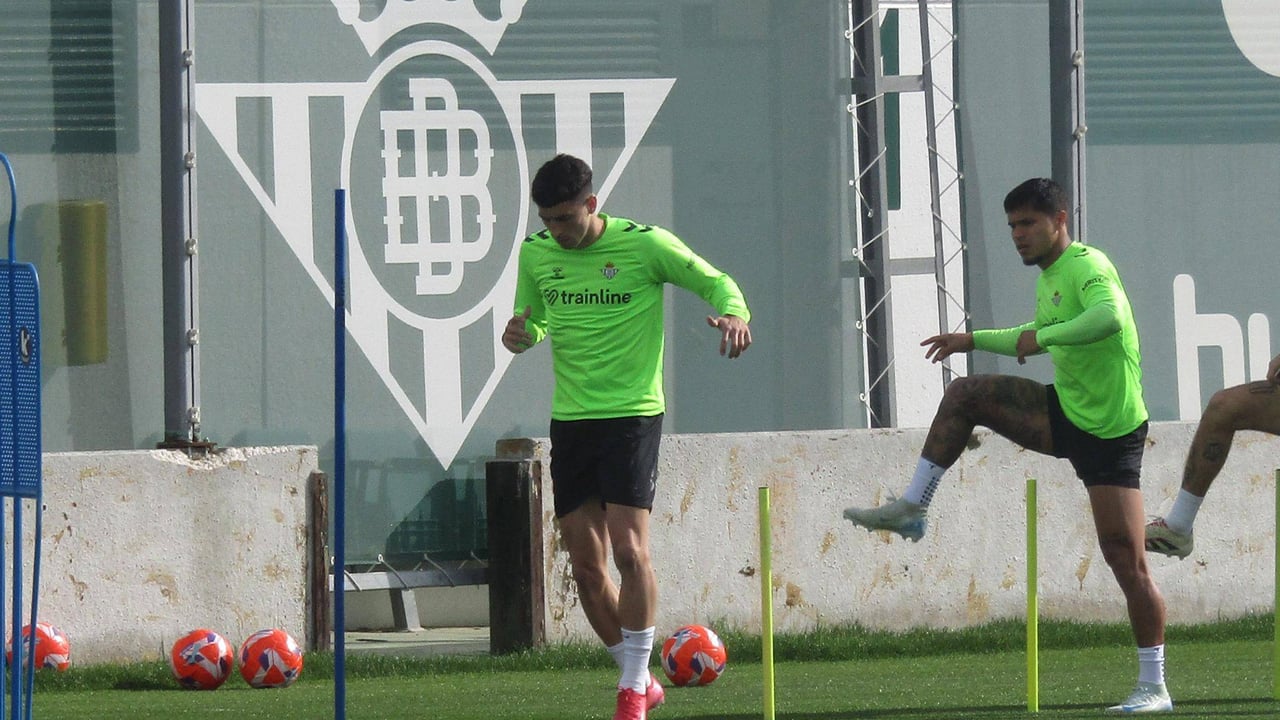 Marc Roca, en busca de minutos ante el Villarreal seis jornadas después