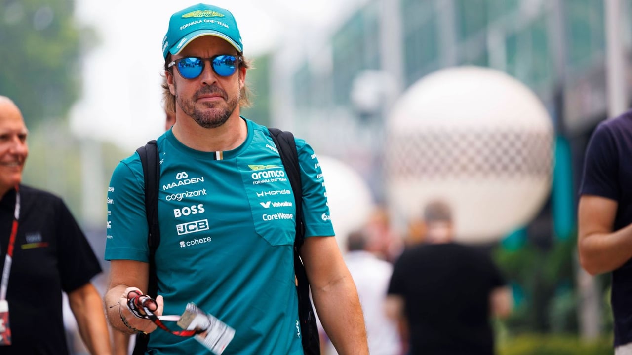 Fernando Alonso aún no se lo cree y Carlos Sainz estalla contra la FIA: "Igual que en Malasia, ha decidido no garantizar la igualdad deportiva"