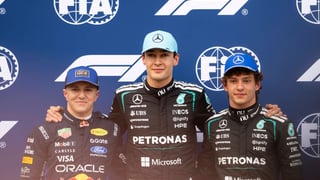 Russell golpea primero, Verstappen se estrella y Alonso se queda en la Q1