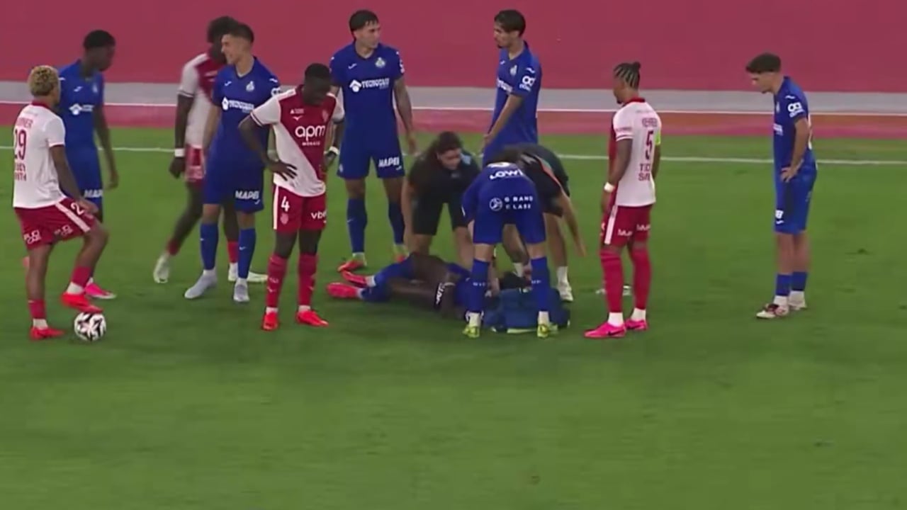 Preocupación con Christantus Uche tras recibir una durísima entrada ante el Mónaco