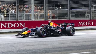 Max Verstappen arrasa en Singapur y Antonelli da otro golpe al Mundial de Fórmula 1