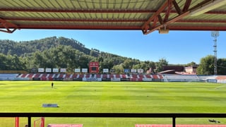 Al fin un guiño para la 'marea blanquirroja': hasta 1.500 sevillistas en el debut copero