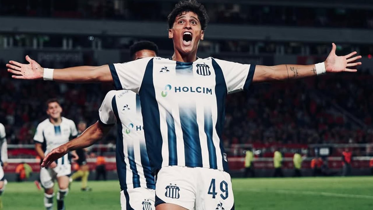 Valentín Dávila, "espiado por emisarios del Betis"