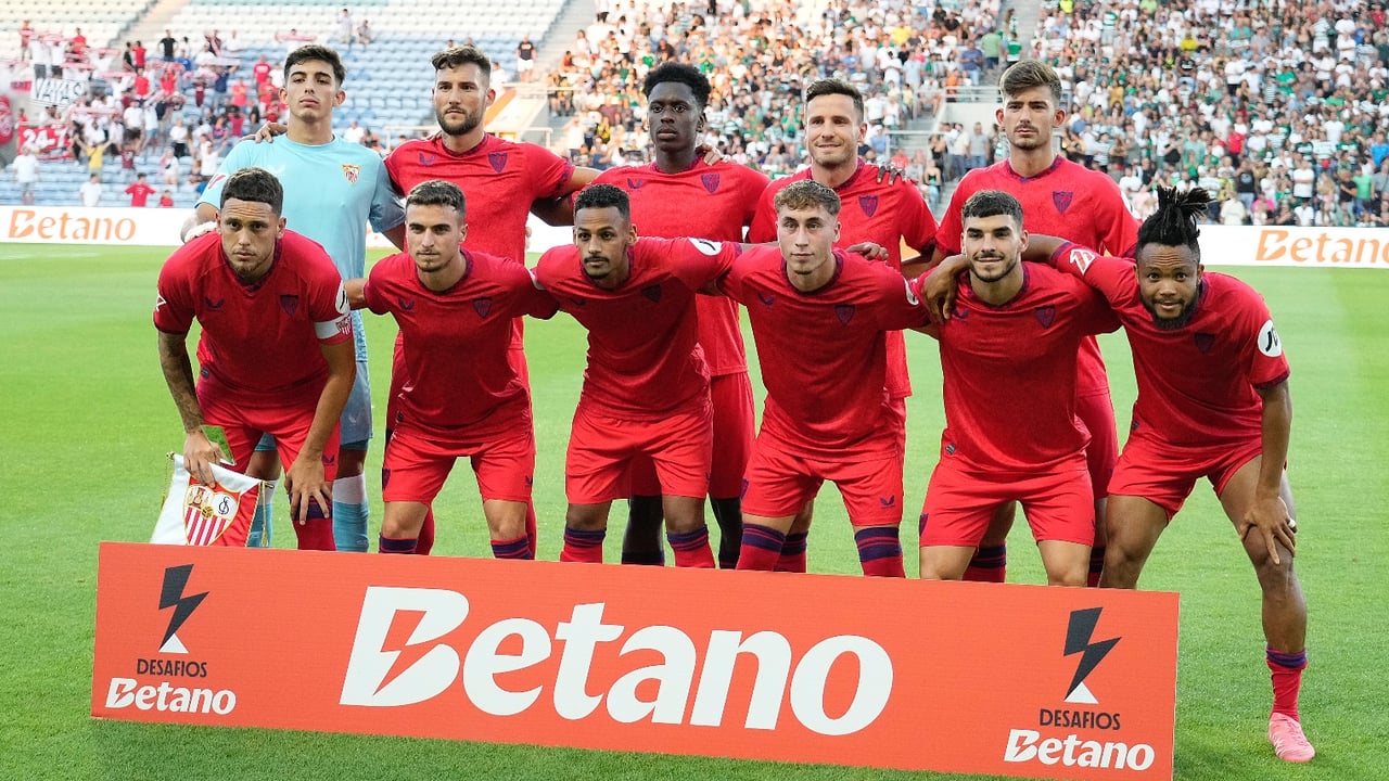 Los dorsales de los fichajes del Sevilla y los cambios de número de los que siguen