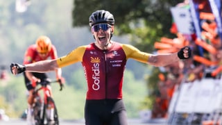 El español Aranburu se corona en la cuarta etapa de la Itzulia tras un final apasionante