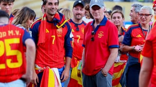 La Casa Blanca reaccionó y ahora Ferran Torres responde a la polémica de su gorra