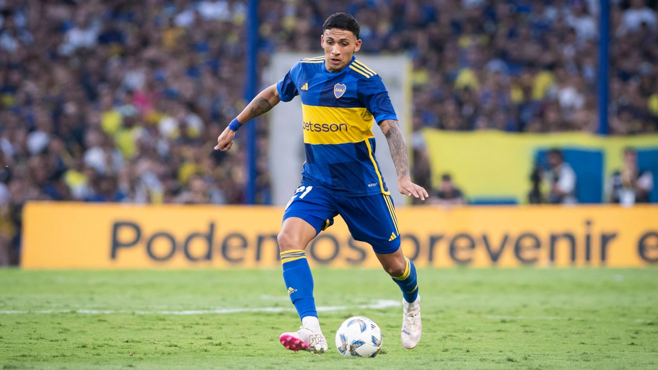 Crece la competencia por el sustituto de Guido Rodríguez, que hace esperar al Barça