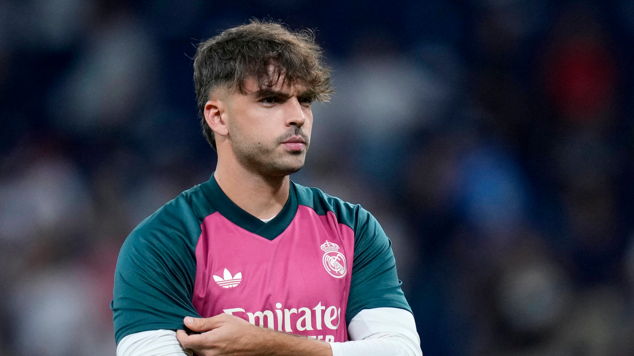 La llamativa visita de Mourinho a Raúl Asencio, jugador del Real Madrid: "En esos momentos de dudas, que le le das vueltas a la cabeza"