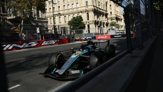 Russell se lleva la victoria ante un inspirado Verstappen y Antonelli tiene más cerca el título