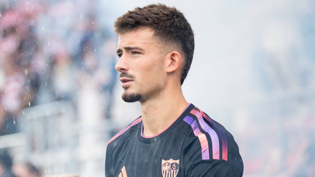 Kike Salas aparca una posible salida del Sevilla: "Estoy muy feliz aquí"
