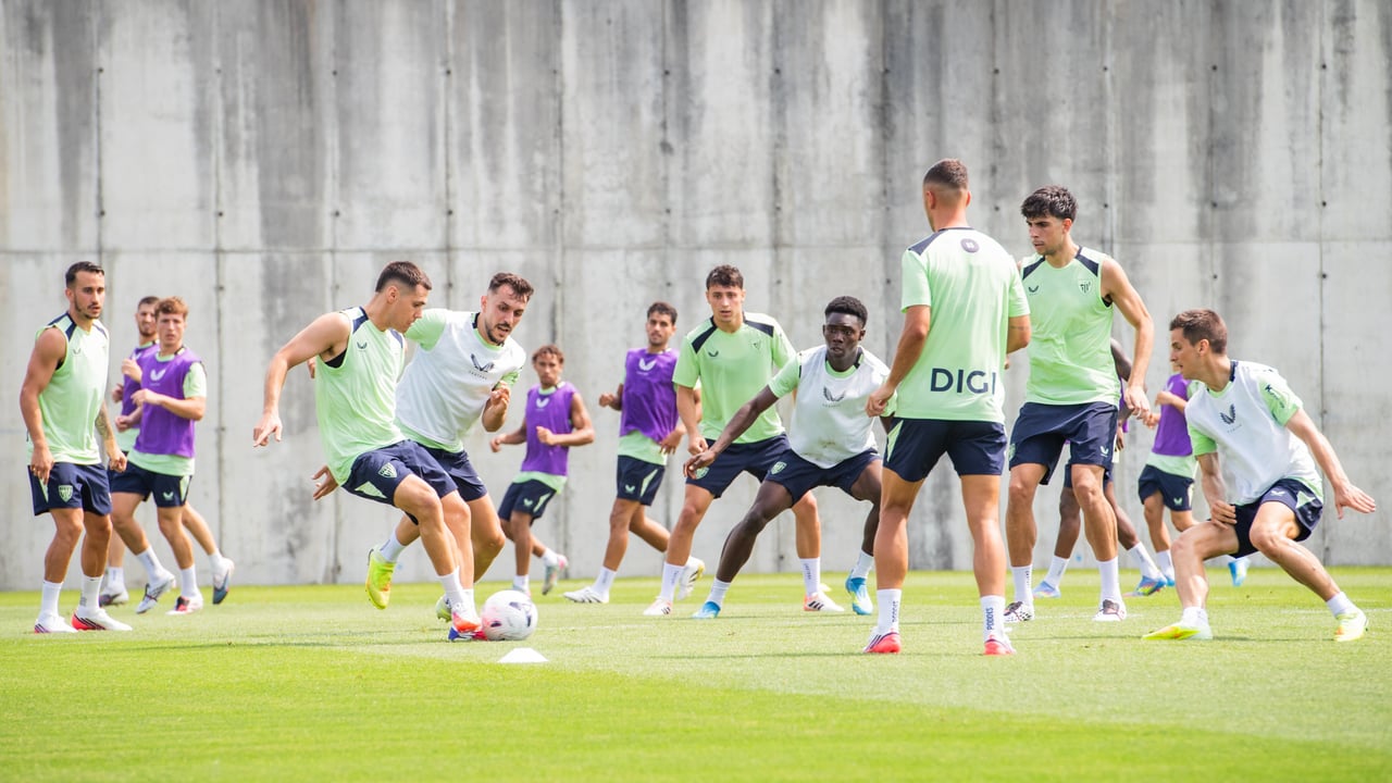 Julen Agirrezabala y Unai Vencedor, en la rampa de salida del Athletic