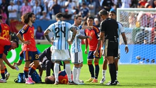 El árbitro de la final del Mundial entre España y Argentina desvela lo ocurrido con Leo Messi: "Al principio fue un shock"