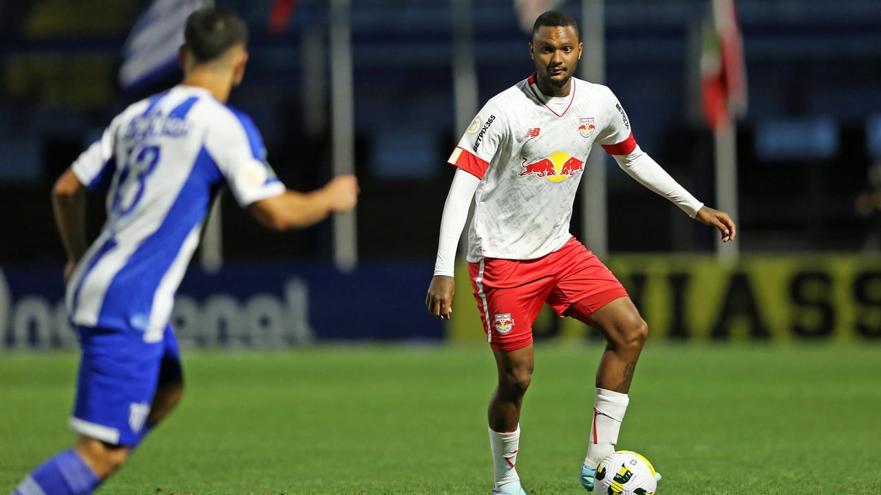 Ofrecido Luan Cândido para el sector zurdo de la defensa